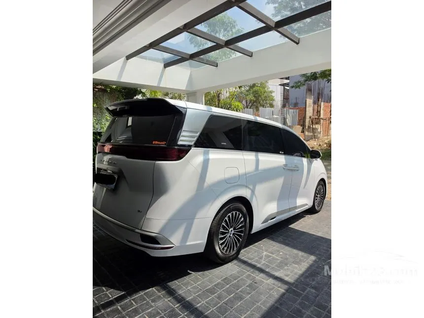 2025 Denza D9 Advanced MPV