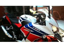 2015 Honda CBR 149 150R Sport Bike, Kondisi sangat mulus, speed meter masih di bawah 1000 km
