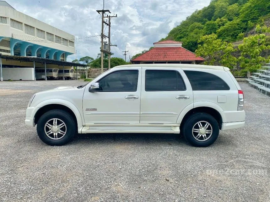 2010 Isuzu MU-7 Primo Super Titanium VGS SUV