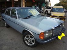 1983 Mercedes-Benz 200E W123
