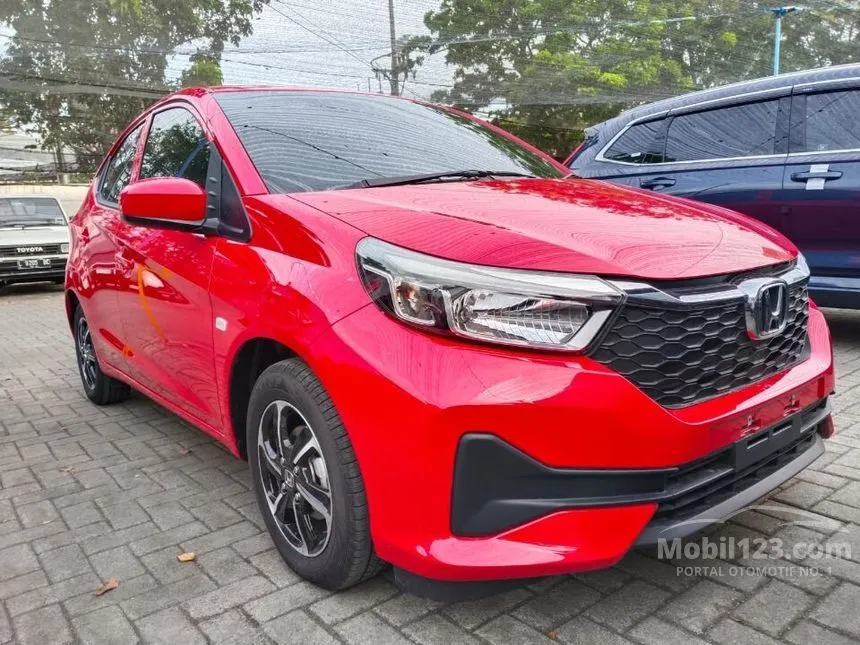 Jual Mobil Honda Brio 2023 E Satya 1.2 di Jawa Timur Automatic Hatchback Merah Rp 183.000.000