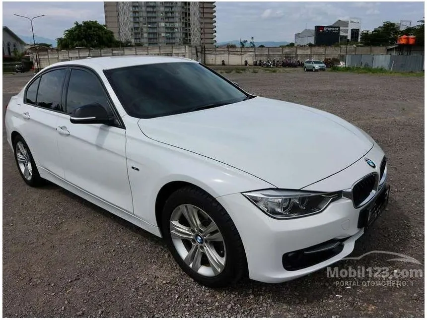 Jual Mobil BMW 320i 2015 M Sport 2.0 di Jawa Barat Automatic Sedan ...
