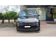 2021 Hyundai Staria 2.2 Signature 7 MPV hitam pajak panjang diesel
