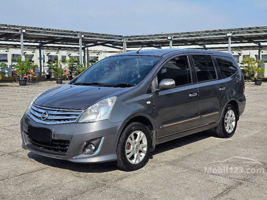 2013 Nissan Grand Livina Ultimate MPV