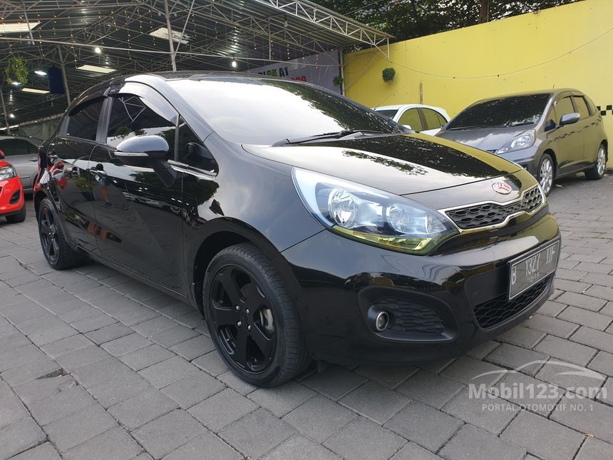 Jual Mobil Kia Rio 2014 Ub 1 4 Di Jawa Tengah Manual Hatchback Hitam Rp 115 000 000 6157909 Mobil123 Com