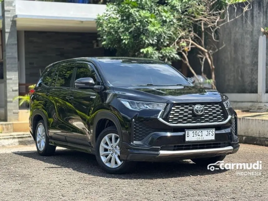 2023 Toyota Kijang Innova Zenix V HV (Premium Color) MPV