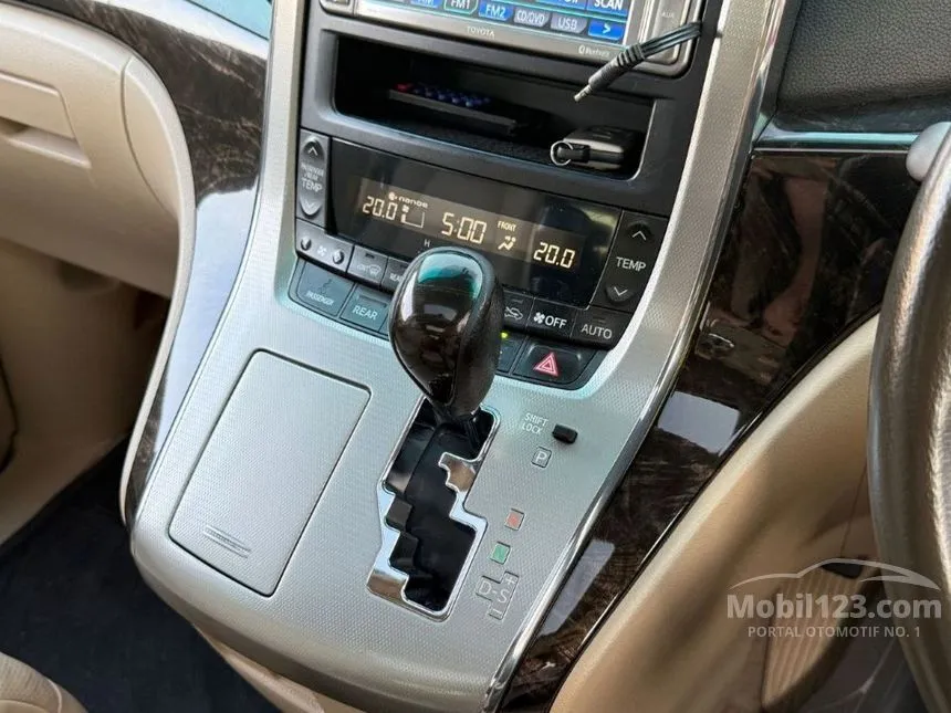 2012 Toyota Alphard VQ MPV