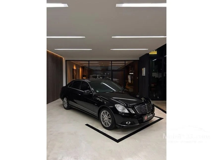 2010 Mercedes-Benz E250 CGI Sedan