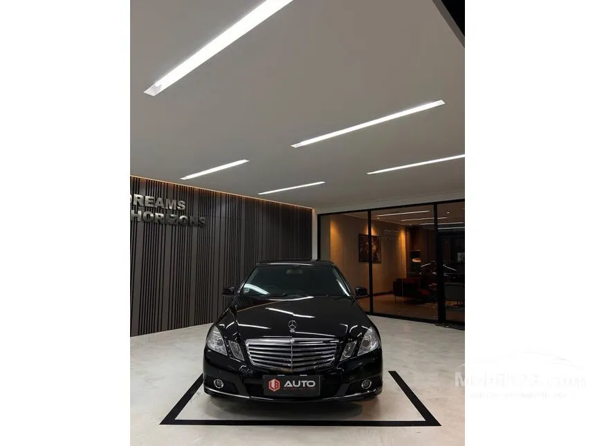 2010 Mercedes-Benz E250 CGI Sedan