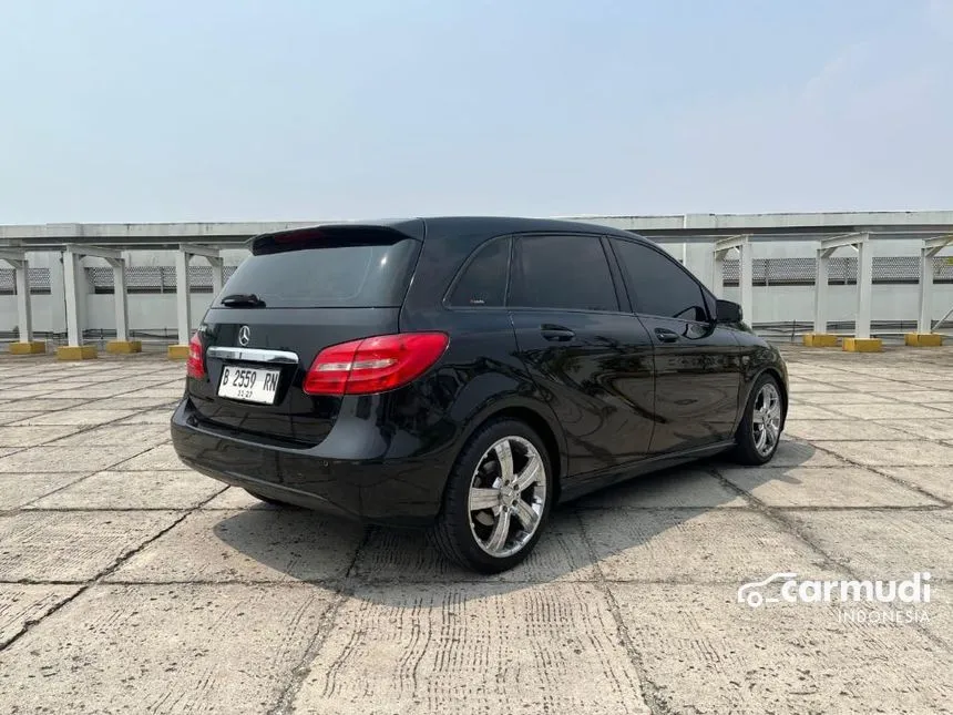 2012 Mercedes-Benz B200 Sport Hatchback