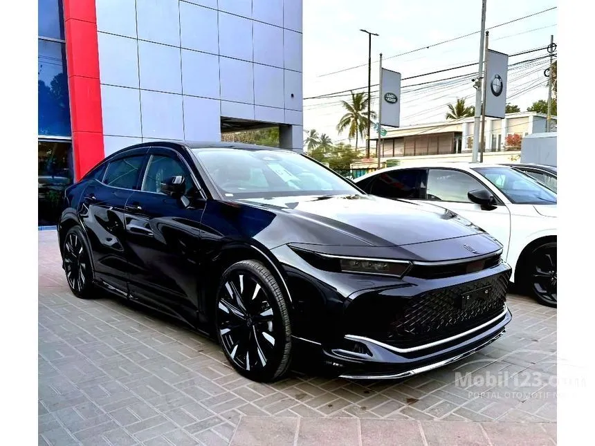 Jual Mobil Toyota Crown 2023 Crossover Hybrid E