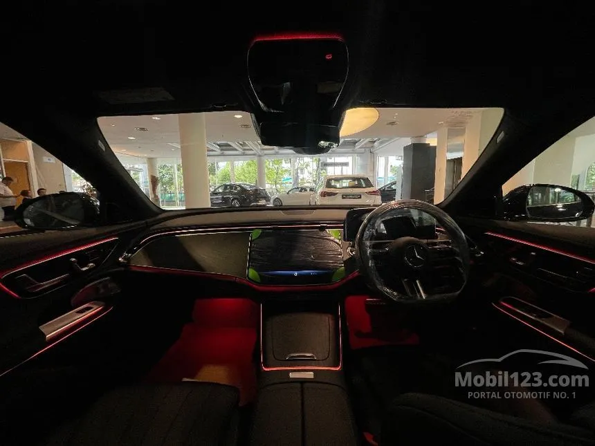 2025 Mercedes-Benz E300 AMG Line Sedan