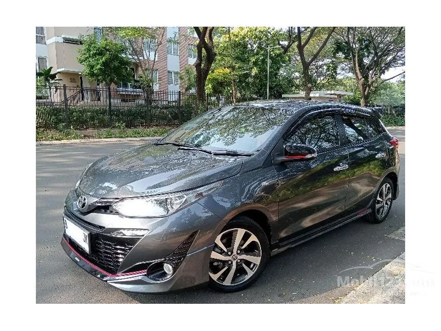 Jual Mobil Toyota Yaris 2018 TRD Sportivo Heykers 1.5 di DKI Jakarta Automatic Hatchback Abu