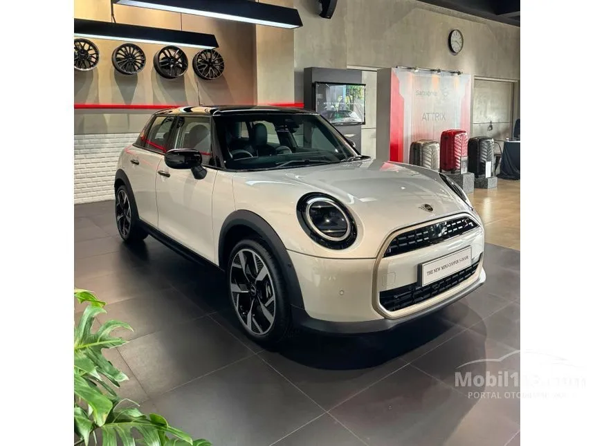 2025 MINI Cooper S 5 Door Hatchback