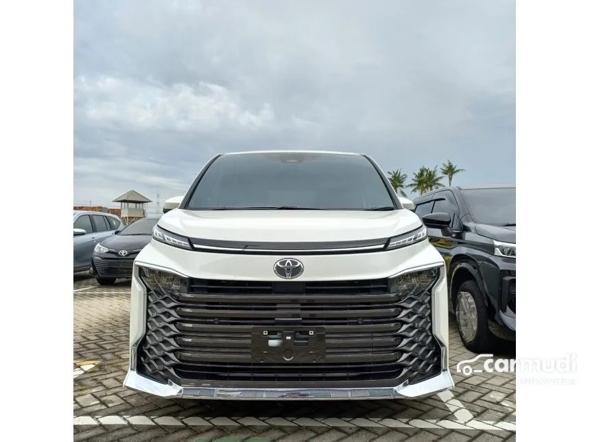 Jual Mobil Toyota Voxy 2024 2.0 di Jawa Barat Automatic Van Wagon Putih Rp 540.700.000