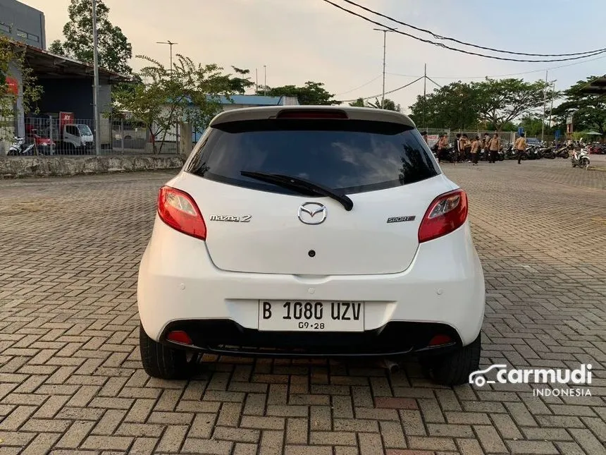 2013 Mazda 2 R Sedan