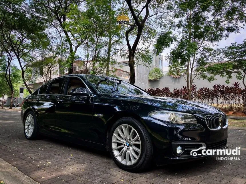 2014 BMW 528i Luxury Sedan