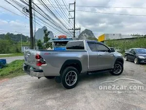2016 Toyota HILUX REVO 2.4 E Prerunner Smart Cab Pickup