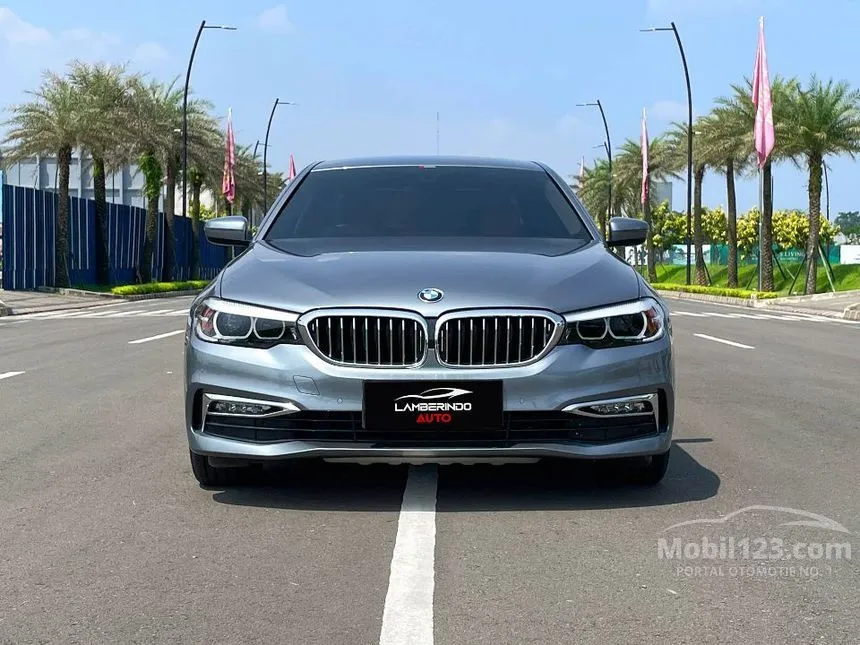 2018 BMW 520i Luxury Sedan