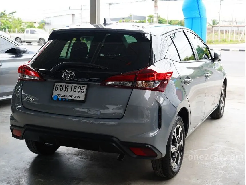2025 Toyota YARIS Sport Hatchback