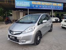 MERDEKA CLEARANCE START NOW, BOOKING FOR THE BEST PRICE IN JUST A CALL 2014 Honda Jazz 1.3 Hybrid Hatchback