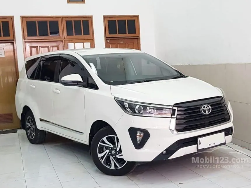 Jual Mobil Toyota Kijang Innova 2021 V 2.4 di Jawa Timur Automatic MPV Putih Rp 428.000.000