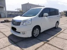 2014 Toyota NAV1 2.0 V Limited Luxury MPV