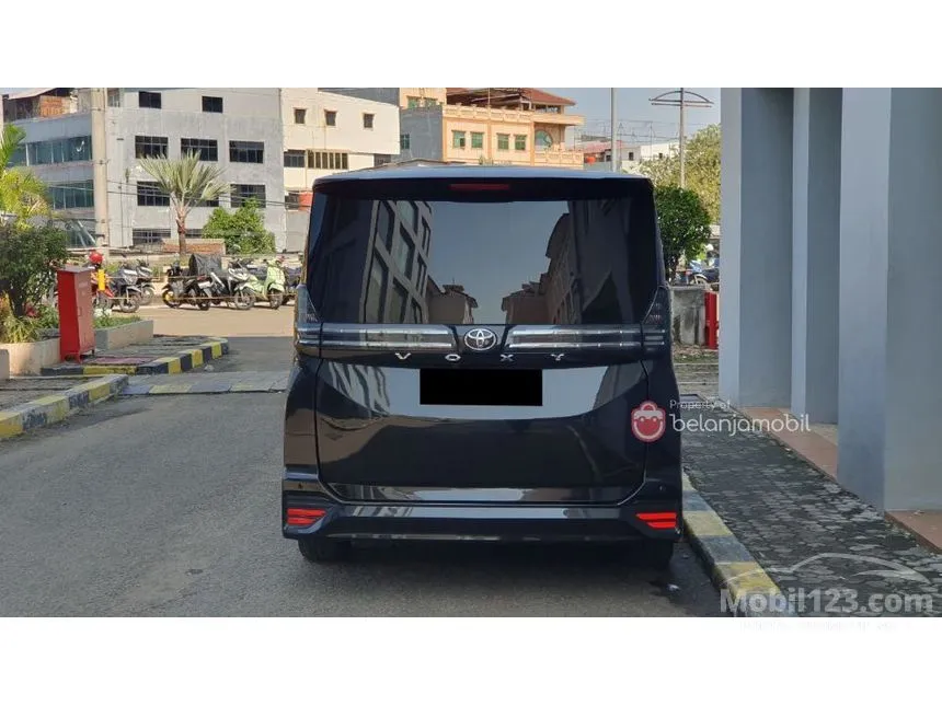2023 Toyota Voxy (Premium Color) MPV