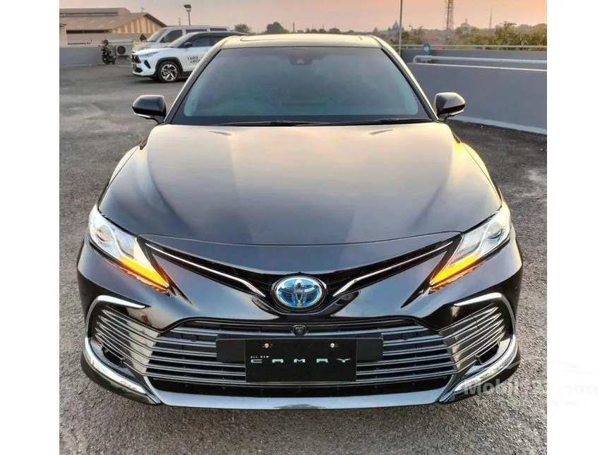Jual Mobil Toyota Camry 2023 HV TSS 2 2.5 di DKI Jakarta Automatic Sedan Hitam Rp 845.400.000