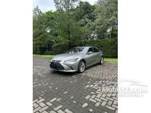 2020 Lexus ES 300h 2.5 Ultra Luxury Sedan