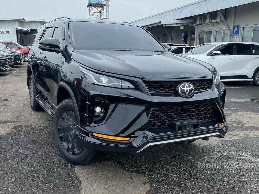 Jual Mobil Toyota Fortuner 2025 VRZ TSS GR Parts Aero Package 2.8 di Jawa Barat Automatic SUV Hitam Rp 634.000.000