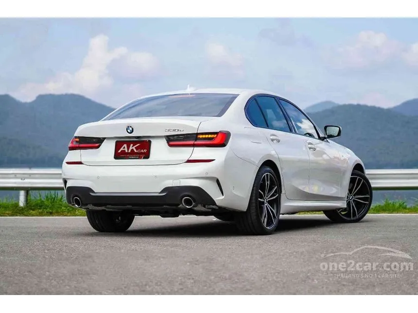 2021 BMW 330e M Sport Sedan