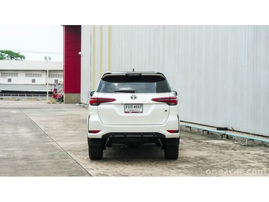 2022 Toyota FORTUNER GR Sport (Black Top) SUV