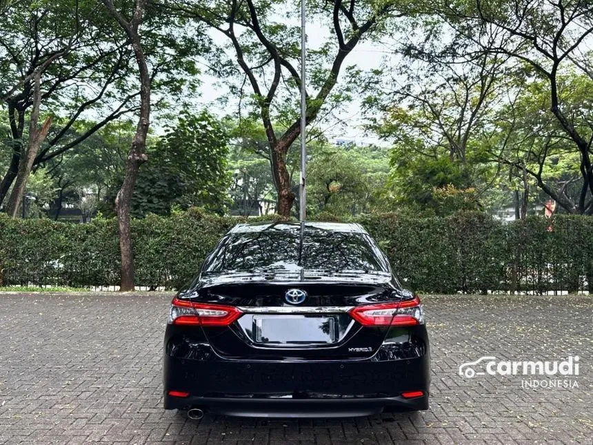 2019 Toyota Camry Hybrid Sedan