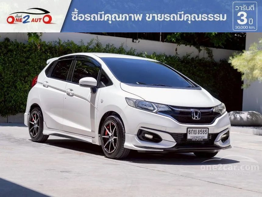 2017 Honda JAZZ V+ Hatchback