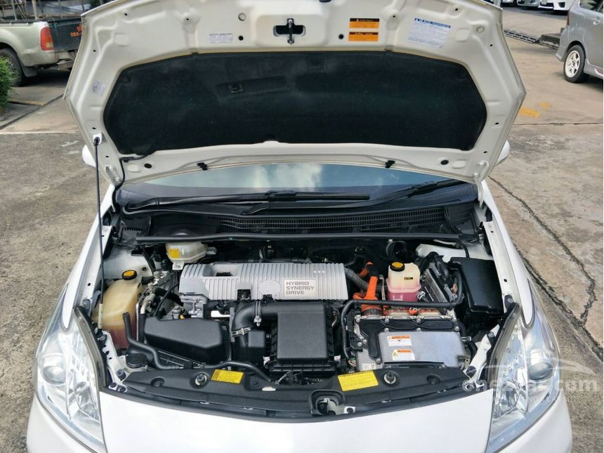 2014 Toyota Prius TRD Sportivo Hatchback
