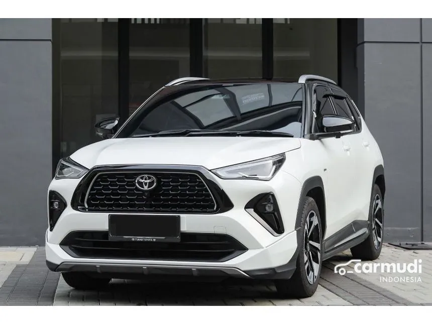 2023 Toyota Yaris Cross S HV (2 Tone) with GR Parts Aero Pkg SUV