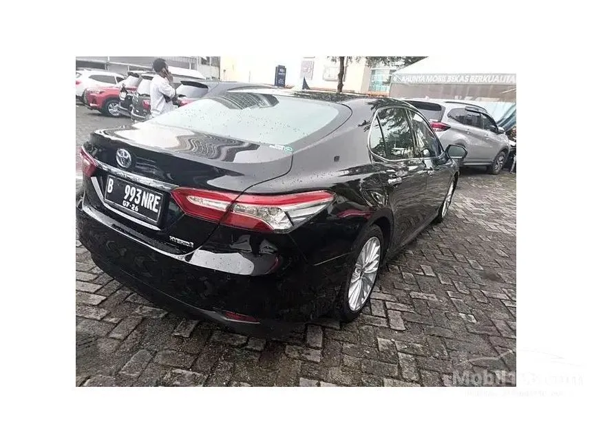 2021 Toyota Camry Hybrid Sedan
