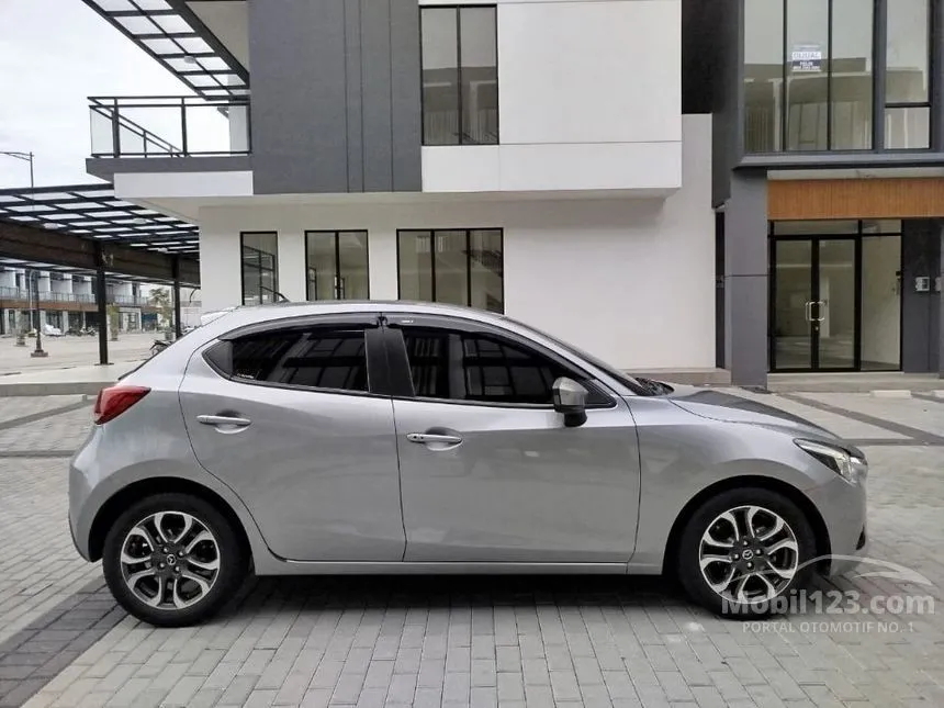 Jual Mobil Mazda 2 2015 GT 1.5 di Banten Automatic Hatchback Silver Rp 186.000.000