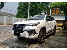 2019 Toyota Fortuner 2.4 TRD SUV Putih VRZ LOW Km ISTIMEWA seperti BARU