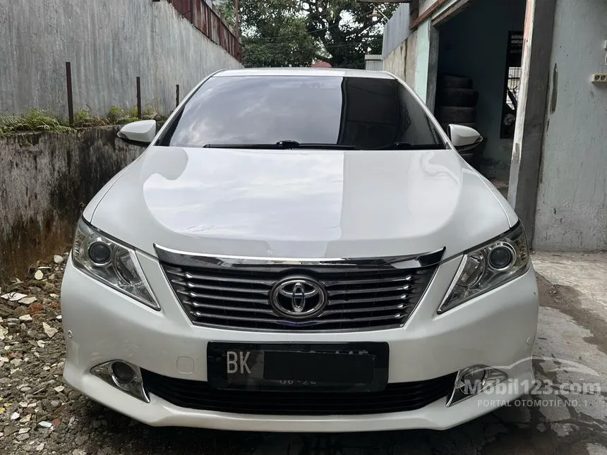 Jual Mobil Toyota Camry 2014 V 2.5 di Sumatera Utara Automatic Sedan Putih Rp 198.000.000