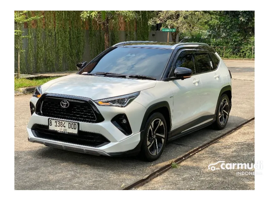2023 Toyota Yaris Cross S HV (Premium colour) SUV