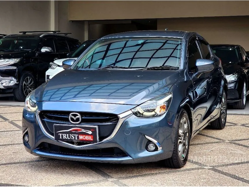 Jual Mobil Mazda 2 2016 GT 1.5 di Jawa Timur Automatic Hatchback Abu