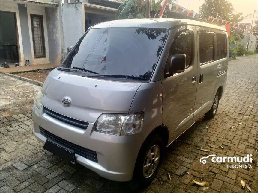2020 Daihatsu Gran Max Mini Bus D Van