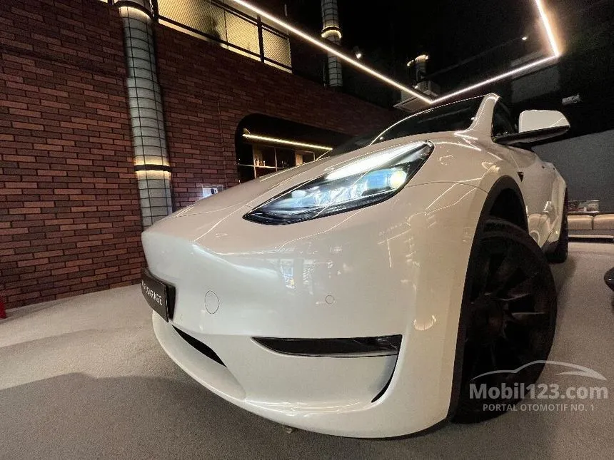 2022 Tesla Model Y Long Range Wagon