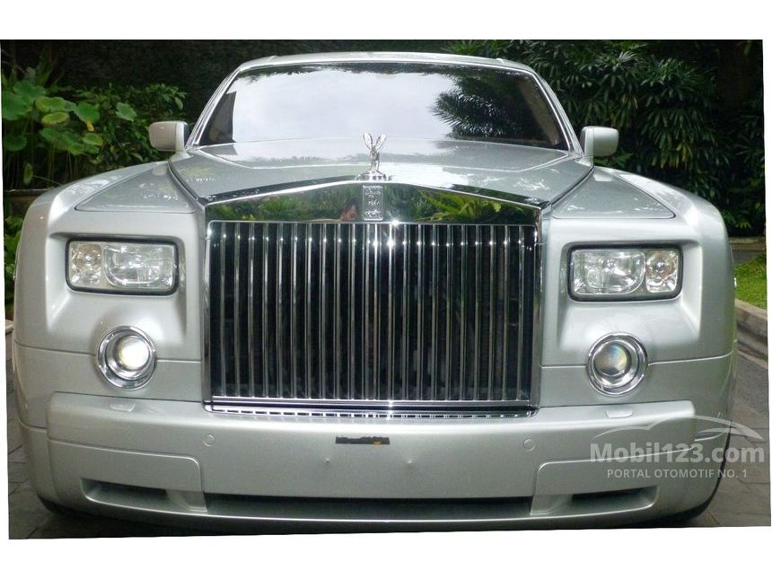 2012 Rolls-Royce Phantom V12 Sedan