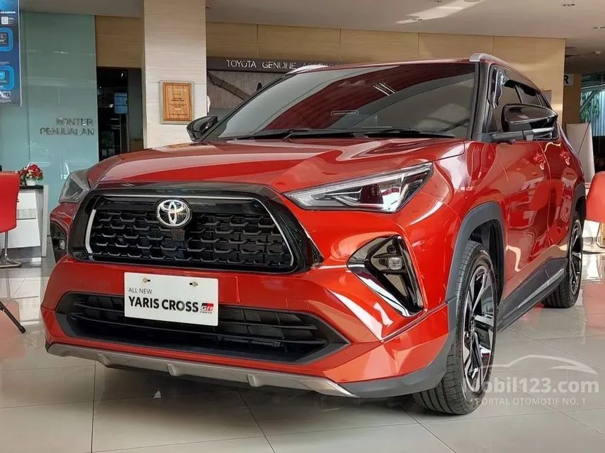 Jual Mobil Toyota Yaris Cross 2023 S 1.5 di Banten Automatic Wagon Marun Rp 353.399.000