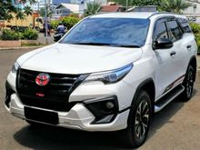 Toyota Fortuner 2.4 VRZ SUV 2018 Putih Antik