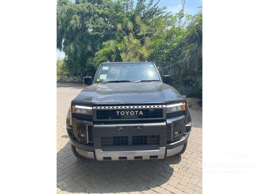 Jual Mobil Toyota Land Cruiser Prado 2024 TX L Black Edition 2.7 di DKI Jakarta Automatic SUV Hitam Rp 2.450.000.000