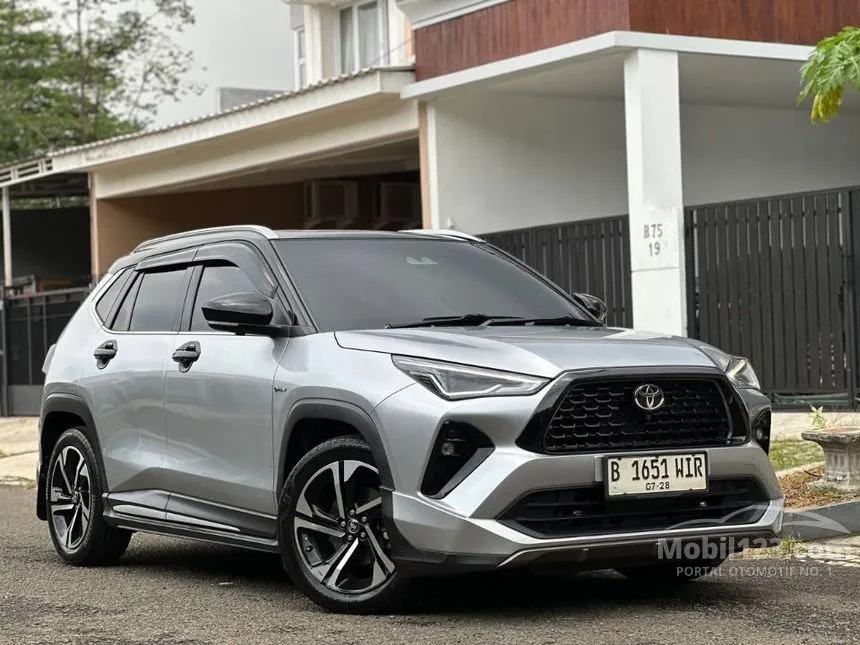2023 Toyota Yaris Cross S HV (2 Tone) w GR Parts Aero Pkg (Prem Clr) SUV